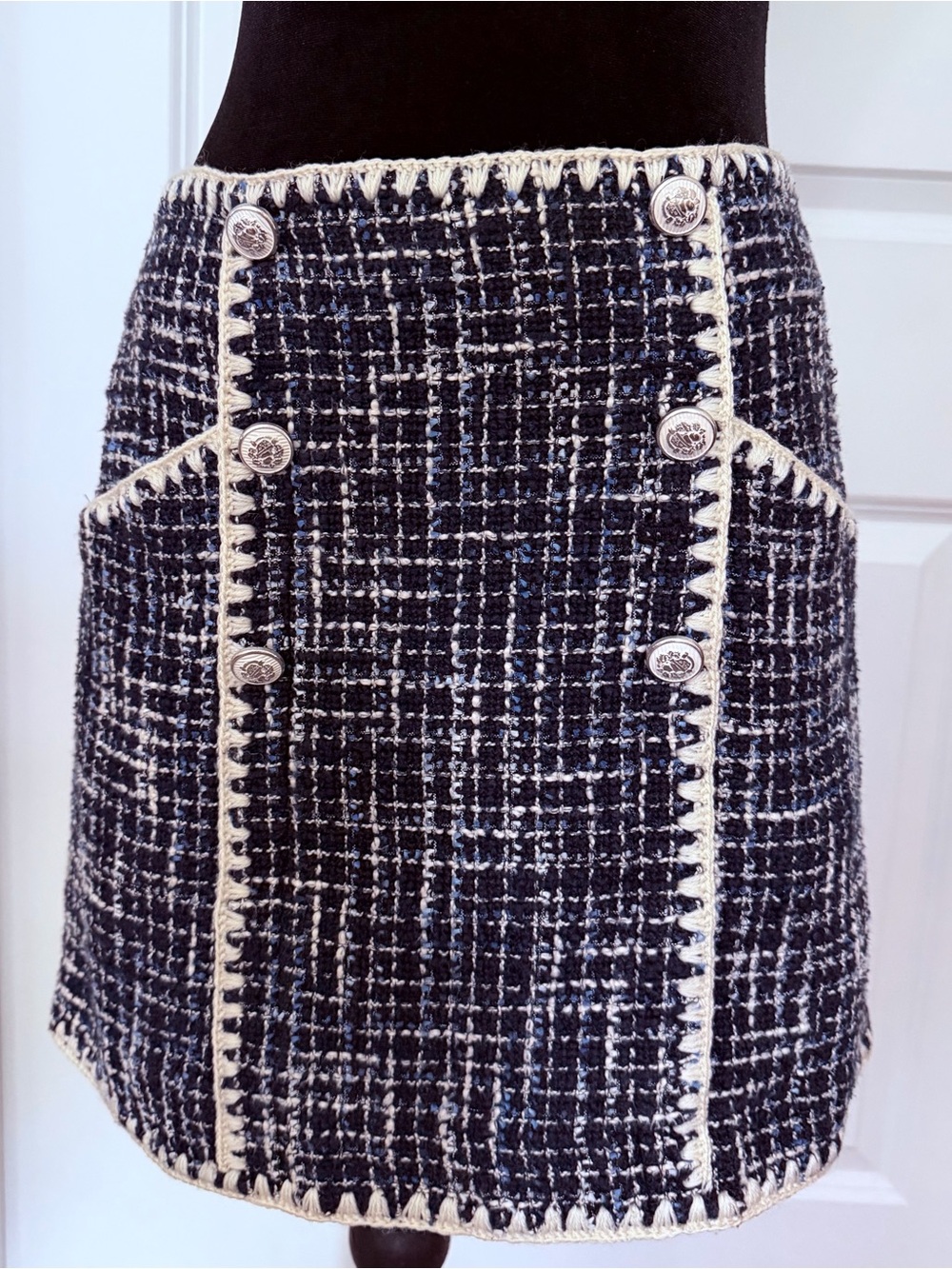 Veronica Beard Medford Tweed Mini Skirt Navy Multi Size 6 Button Trim